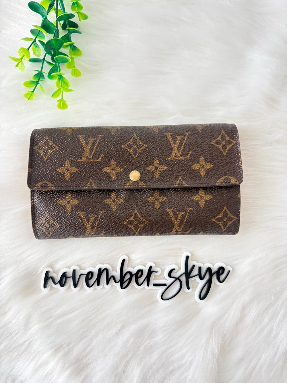 Louis Vuitton Monogram Canvas Sarah Wallet